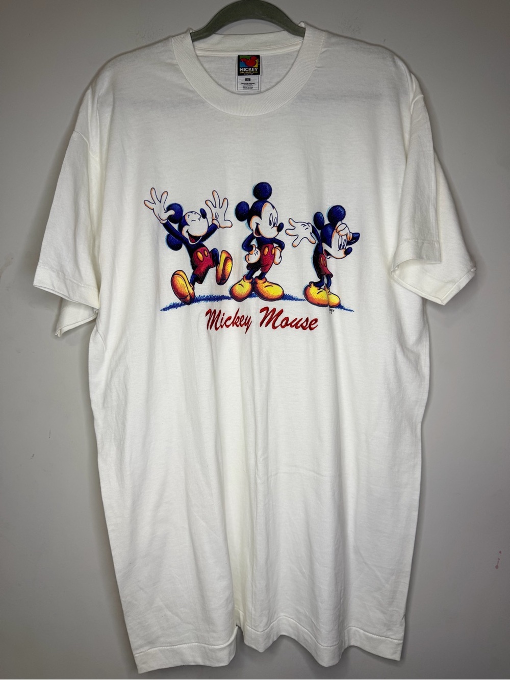 Vintage 90’s Disney XL Embroidered Mickey Mouse White Graphic Single Stitch Tee